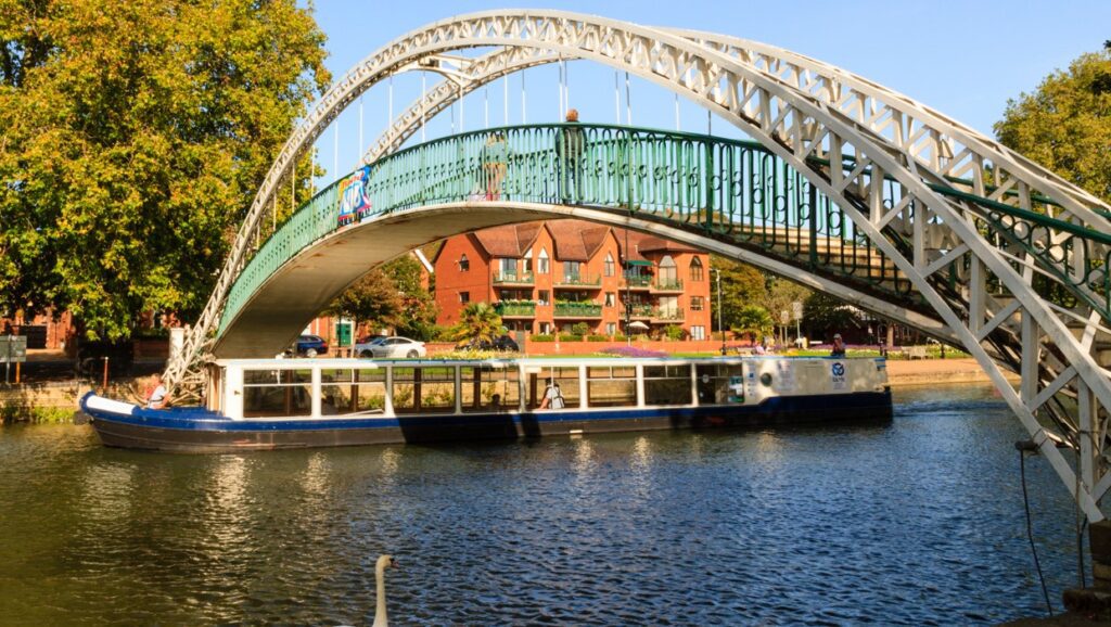 John Bunyan boat under the arched bridge