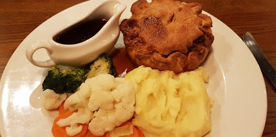 George & Dragon pie and mash with gravy and carrots