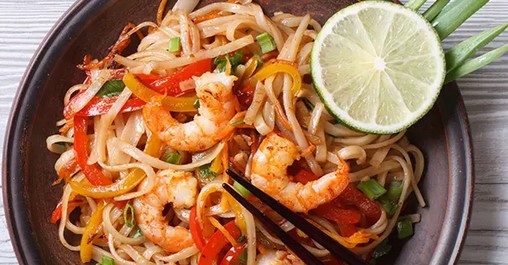 Harko Oriental noodles with prawns, red peppers and fresh lime