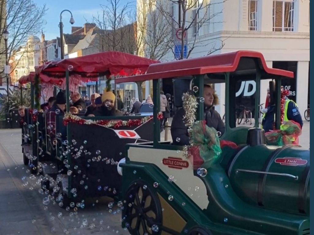 Love Bedford Christmas Train with bubbles December 2022