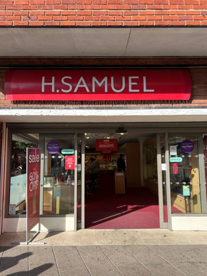 H Samuel Store Front