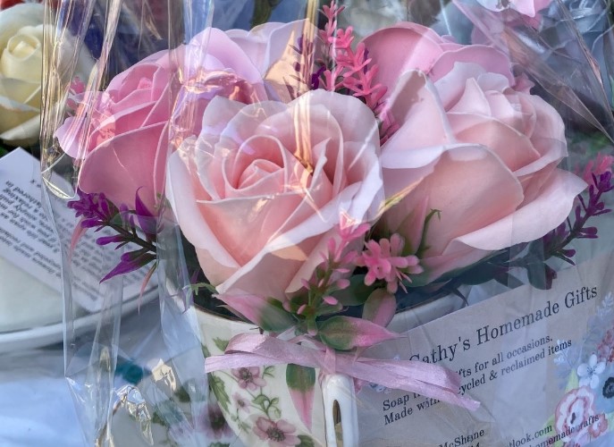Bedford Craft Market rose bouquet in presentation box
